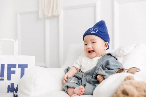 定西宝宝眼睛红红的